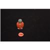 Image 1 : CHINESE AGATE SNUFF BOTTLE W/JADE TOP (1 3/4" X 1 1/8")