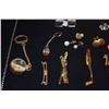 Image 6 : FASHION MONEY CLIPS, TIE TACKS, CUFFLINKS & WATCHES (17 PCS)