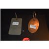 Image 3 : KEY PLATES: THE METROPOLITAN OPERA-OPENING BOX SEAT #29, ROW 1 & SAVOY GRILL LONDON (2 PCS)