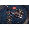 Image 2 : FASHION JEWELRY: NECKLACE, BROOCHES, RING (5 PCS)