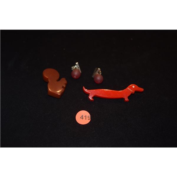 BAKELITE PINS & FASHION EARRINGS (3 PCS)