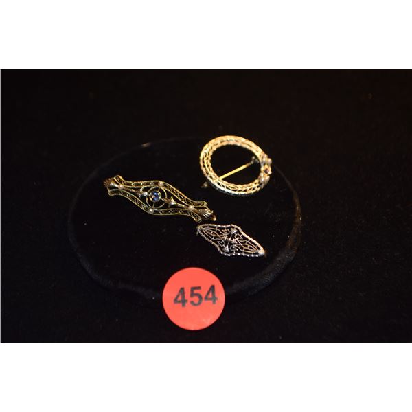 14K WG GEMSET BROCHES (5.8 GTW)