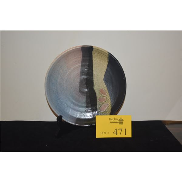 MEDIUM HIGA PLATE W/TRINITY MARKS & BLUE GLAZES (DOES NOT INCLUDE STAND)