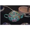 Image 2 : PORCELAIN TEAPOTS (3 PCS)