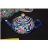 Image 4 : PORCELAIN TEAPOTS (3 PCS)