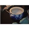 Image 3 : PLANTER, RABBIT FIGURINES & CHAMBER POT (4 PCS)