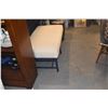 Image 5 : UPHOLSTERED BENCH