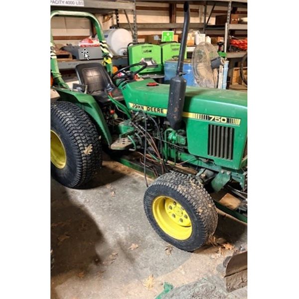John Deere 750 w/ Snow Plow