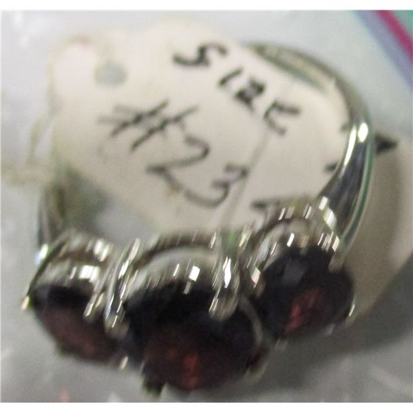 SILVER RING STAMPED 925 (SIZE 7)