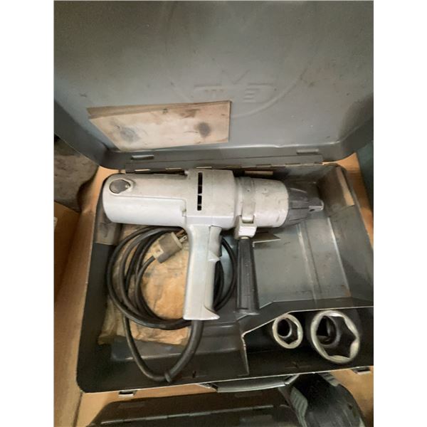 Makita 1" Impact Wrench with Case