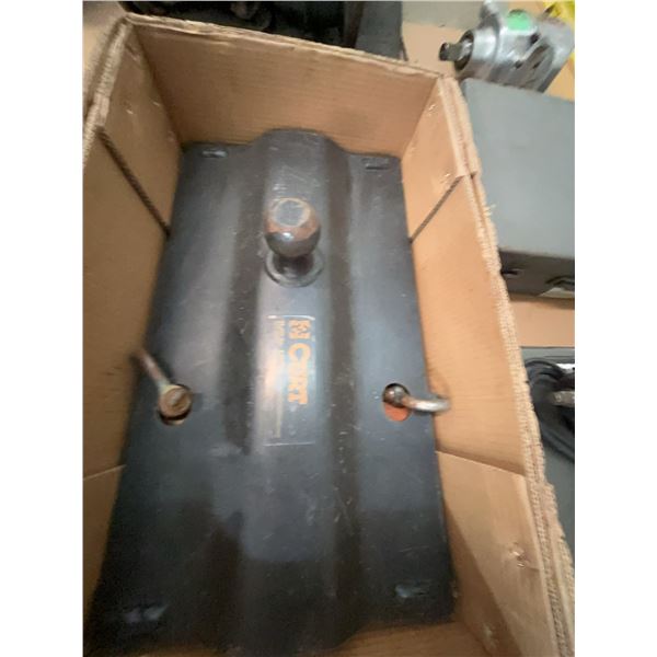 CURT 25,000 lb Gooseneck Hitch Plate