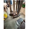 Image 2 : Axe Heads and Sledgehammers