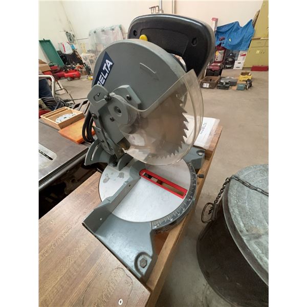 Delta 8-1/4" Compound Miter Saw with Stand
