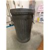 Image 3 : Galvanized Steel Trash Can with Lid
