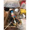 Image 4 : Halogen Work Light and Electronics Lot