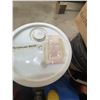 Image 5 : Automotive Lubricants and Equipment Lot