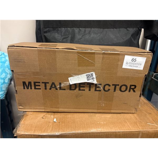 New Metal Detector - Boxed