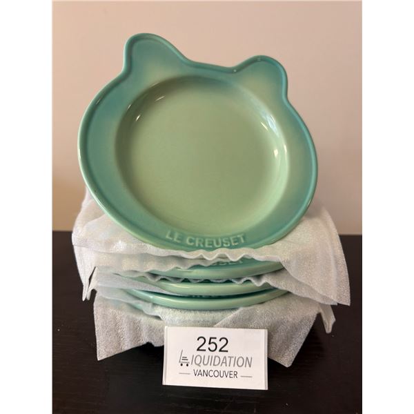 Le Creuset Mint Green  Cat Shaped Plate Set
