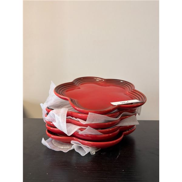 Le Creuset Red Flower Shaped Plate Set