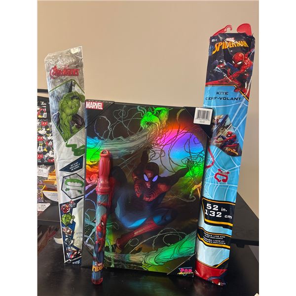 Marvel Spider-Man  wall art and 2 Kite - 52 inch