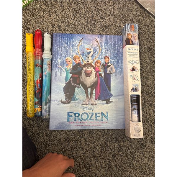 Disney Frozen Poster Collection & Bubble Wands