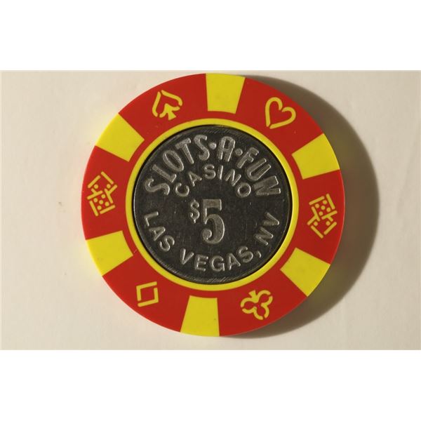 $5 SLOTS-A-FUN CASINO CHIP WITH METAL INSERT