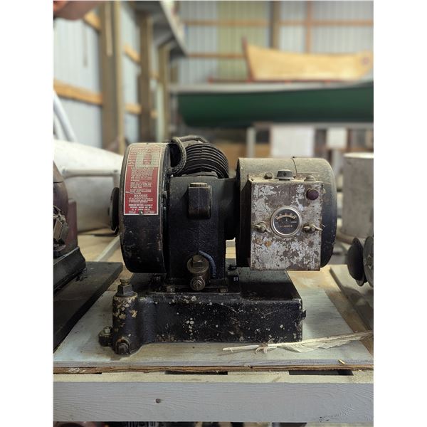 Johnson Motors 4 cycle Iron Horse Generator Model CH1-395-5 Circa 1920's-30's