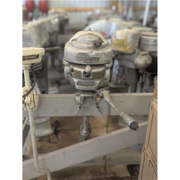 Evinrude 1947 Zephyr Outboard Motor 5.4 hp Four-Cylinder Serial #4464-52516