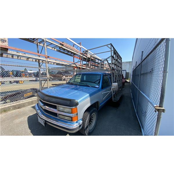 1997 CHEVROLET SILVERADO 2500, 2DR EXT CAB PU, GREY, VIN 1GCGC29R0VE218209,