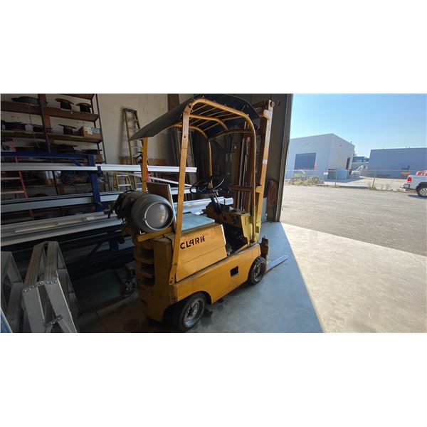 CLARK YELLOW VINTAGE PROPANE FORKLIFT WITH SOLID TIRES, STANDARD FORKS, 170" MAST & FORK TILT