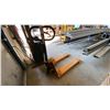 Image 2 : TITAN LIFT-RITE 5500LB CAPACITY PALLET JACK