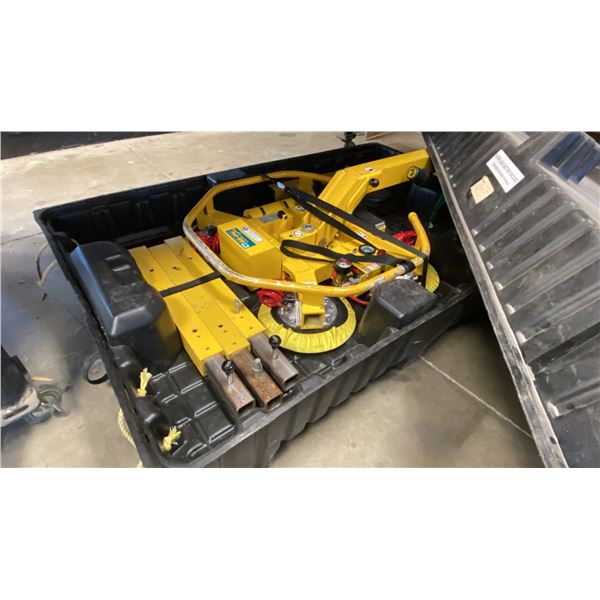 WOODS POWR-GRIP MRT411LDC COMMERCIAL VACUUM LIFTER IN LARGE HARD TRANSPORT CASE
