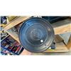 Image 2 : PAIR OF WOODS POWR-GRIP W6450 HANDHELD 10" VACUUM CUPS IN HARD TRANSPORT CASES