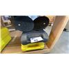 Image 2 : 2 WOODS POWR-GRIP G0695 & VPFS8L HANDHELD 8" VACUUM CUPS IN HARD TRANSPORT CASES