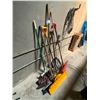 Image 2 : GROUP OF ASSORTED BROOMS/SHOVELS