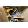 Image 1 : DEWALT DW708, 12" DOUBLE-BEVEL SLIDING COMPOUND MITER SAW