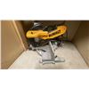 Image 2 : DEWALT DW716, 12"DOUBLE-BEVEL COMPOUND MITER SAW