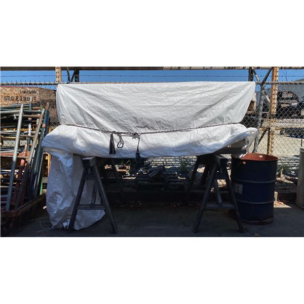 2 WOODEN SAW HORSES & LARGE WOODEN PALLETS