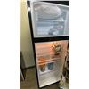 Image 2 : DANBY STAINLESS STEEL TOP FREEZER APARTMENT SIZED REFRIGERATOR
