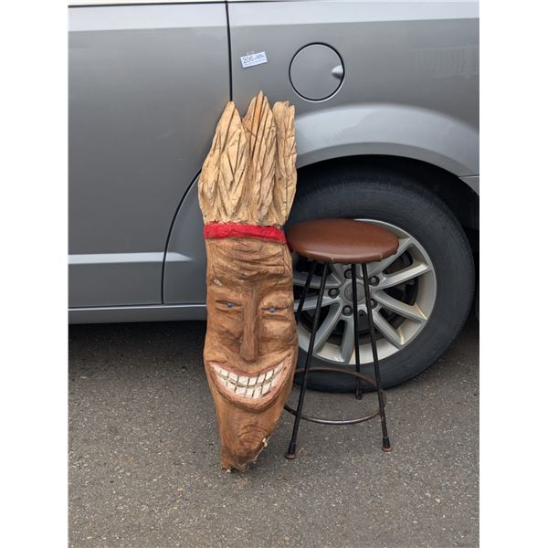 Big Smile - N Carved Chief with Head Dress