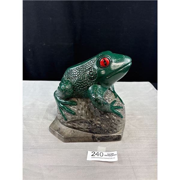 Very Nice Concreate Frog Garden Display Piece Very Heavy NO SHIPPING Great Detail