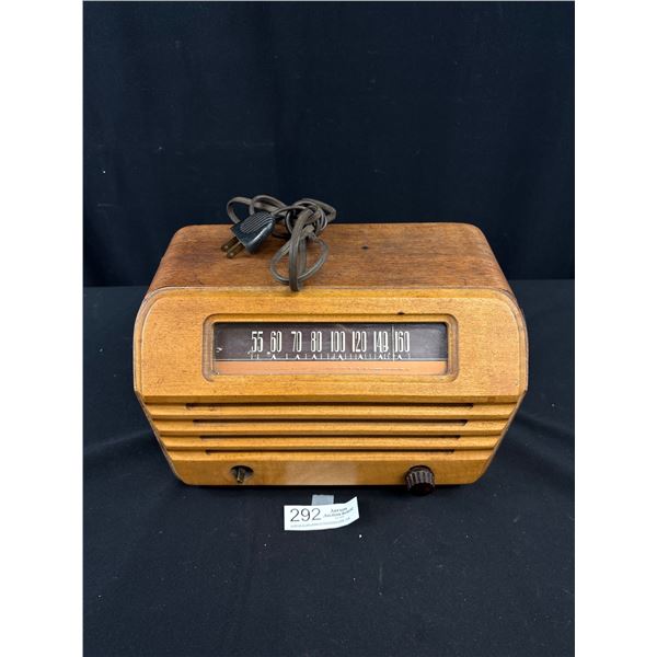 1940's/50's Radio Missing 1 Dial Untested Very Nice
