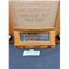 Image 2 : Vintage Mid Century Westinghouse Radio Untested