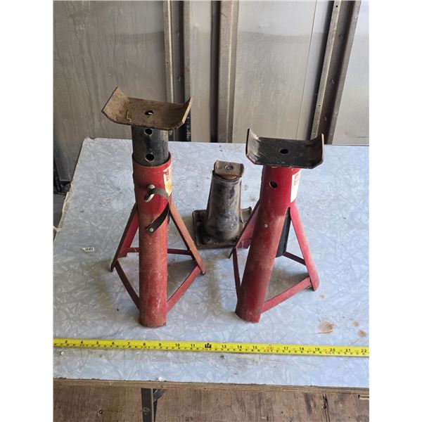 3 jack stands