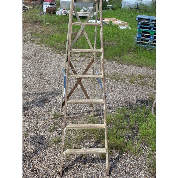 Wooden ladder- 7ft