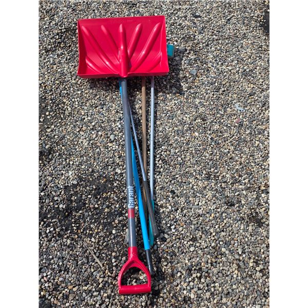 Assorted hand tools- shovel, Swiffer