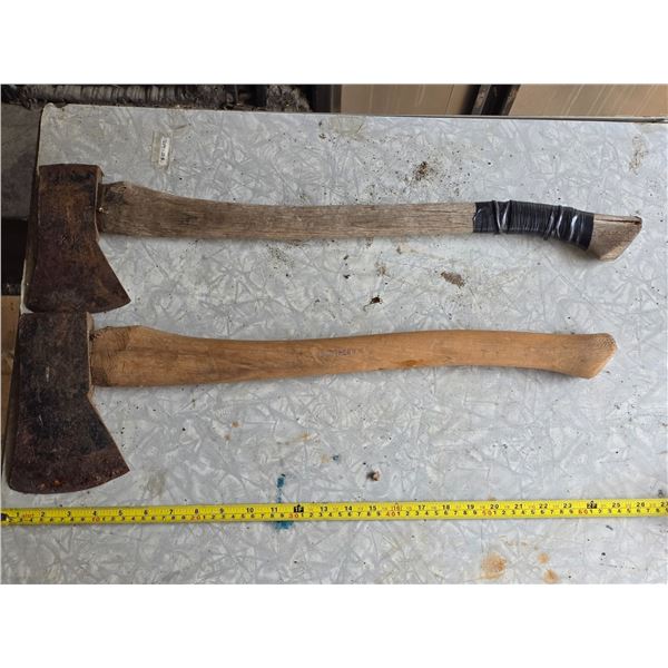 2 axes