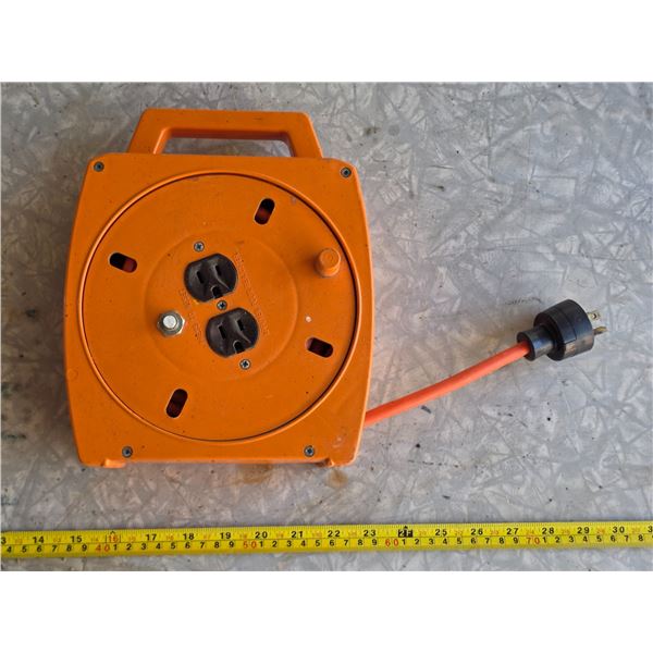 Vintage extension cord with reel