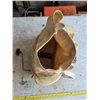 Image 2 : Vintage seeder bag