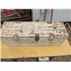 Image 3 : Vintage metal toolbox (9"x28"x9"), with tools